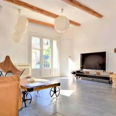 Agreable Maison De Village בית נופש Laudun